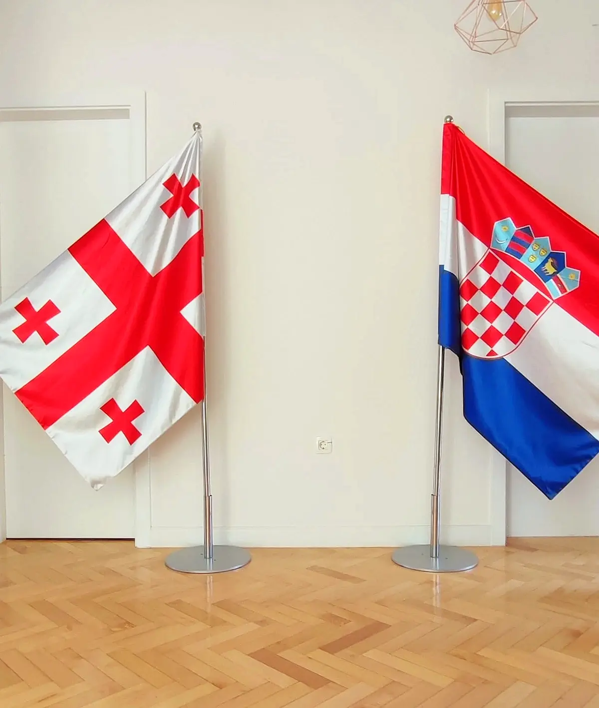 88. Veleposlanstvo Gruzije u RH (Inoxaur Floor)